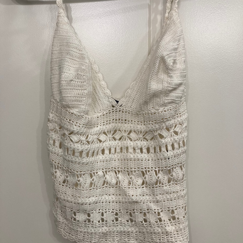 White sleeveless crochet top